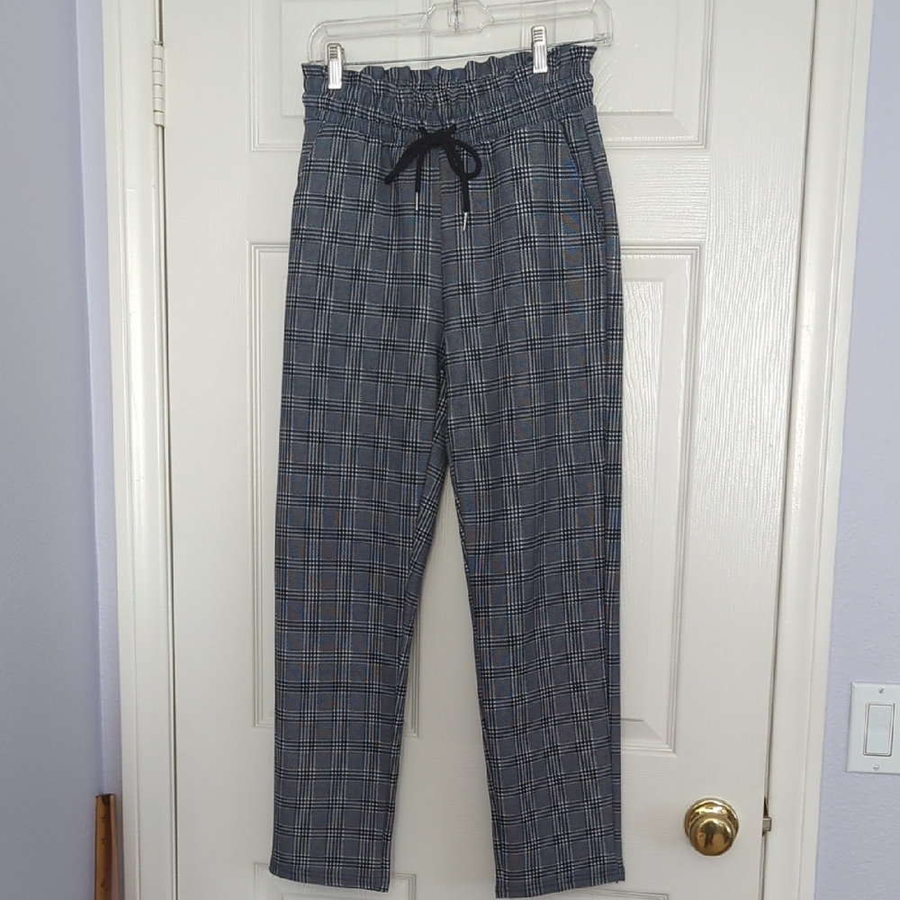 Women's Black and White Plaid Straight Leg Pull on Pants